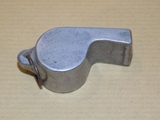 ANCIEN SIFFLET EN ALUMINIUM