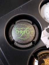 CAPSULE Muselet  CHAMPAGNE  LORIOT  État  Voir Photo