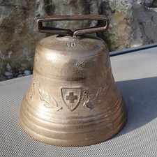 Ancienne Cloche De Vache  sonnaille  bronze Swiss Suisse 2,165 Kg Art Populaire 