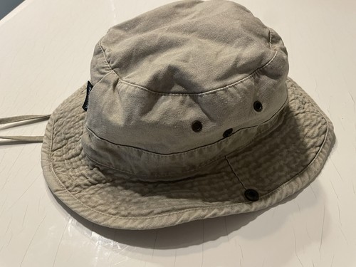 Chapeau wanabee type bob - type,