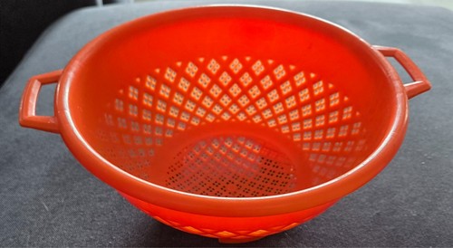 Passoire vintage orange