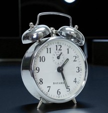 BAYARD Réveil  Mouvement mécanique à remontage   (Réf#G-291)