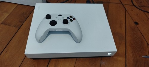 Xbox one robot white - one,