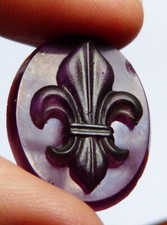 Camée en verre moulé couleur