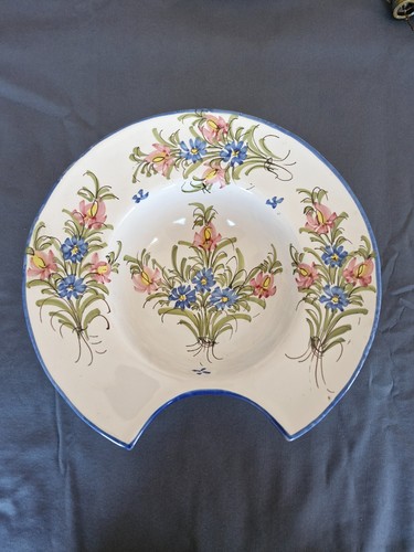 Plat barbe faïence - à,