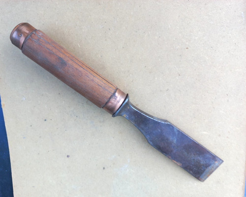 Ancien ciseaux bois - à,
