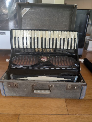 Excelsior piano accordion - piano,