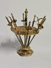 ENSEMBLE DE 8 ÉPÉES