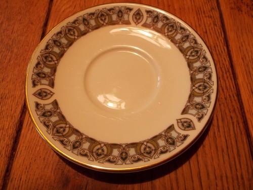 Ancienne soucoupe canette - , à