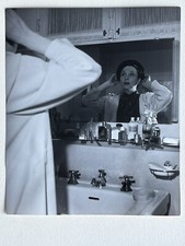 PHOTO 1950 Artiste Actrice Chanteuse Loge De Cinema Arletty et son béret Basque