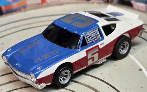 Pour slotcar course - pour, h0