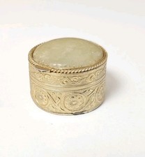Boîte à pilules en métal