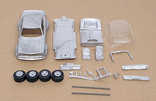 Model international scale - model,