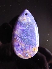 Pendentif larme en corail