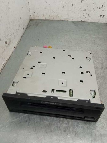 5f0035846 autoradio seat - autoradio,
