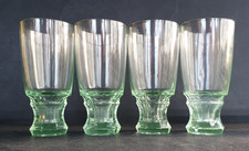 4 verres anciens  à liqueur en Ouraline, Réactifs UV 395