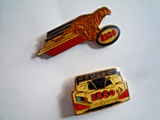 DEUX  pin's pins épinglette 