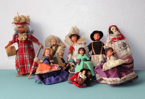 Lot dix petites poupées - de,
