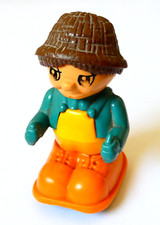 FIGURINE SHUFFLIES SHUFFLE