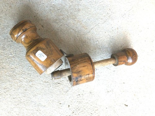 Old tool outil - tool,