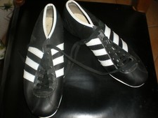 Paire de crampons moulés