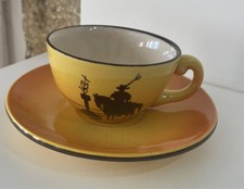 TASSE ET SOUS TASSE  signé