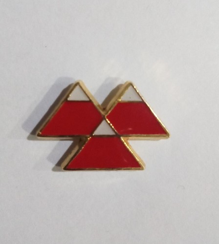 Pin massey ferguson logo - pin's,