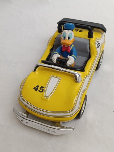 Donald voiture tamponneuse - en,