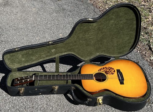 2010 collings om1g varnish - sb,