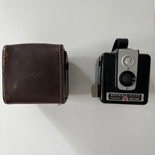Kodak Brownie Flash (France, ~1955) — Appareil photo vintage 6×6 cm — Bakélite