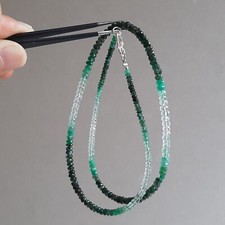 collier raffiné pierre