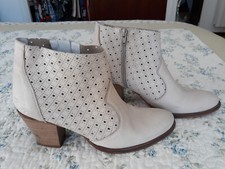 Boots cuir blanc cassé taille
