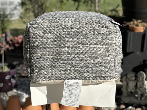 Nwt threshold pouf - ⚡️nwt,