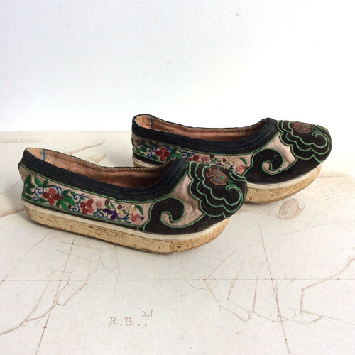 Anciennes chaussures chinoises - anciennes,