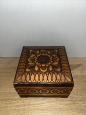 Ancienne Boîte Carrée Coffre