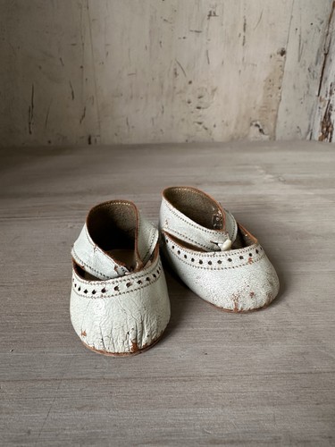 Petites chaussures poupée - petites,