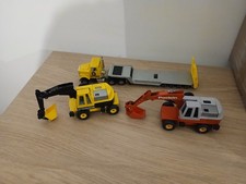 MAJORETTE CAMION MACK SEMI REMORQUE PORTE CHAR + PELLE SUR PNEU POCLAIN 1/56