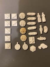 Lot 26 fèves anciennes biscuit dé 13 jesus apollo satellite lune lys vintage