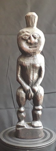 Kanak standing female - figure,