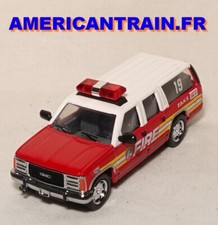 GMC Suburban 19 FDNY 1/64 CODE 3
