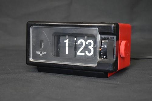 Vintage seiko flip alarm clock - flip,