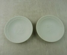 Paires d'anciennes coupelles