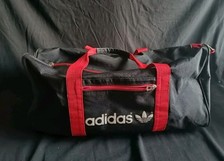 ⚠️A2 / BC VINTAGE  SAC  DE SPORT ADIDAS ROUGE ET NOIR EN BON ETAT ⚠️
