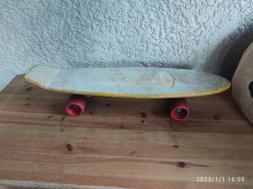 Ancien skateboard jaune - ancien,