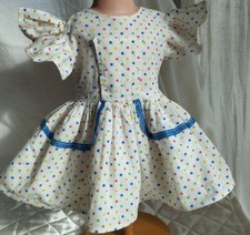 Poupée années 60 ravissante