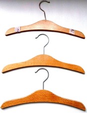 LOT de 3 cintres Bébé petit