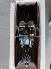 1/18 HOTWHEELS BATMOBILE avec