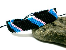 Bracelet artisanal « No79 » en macrame fil ciré