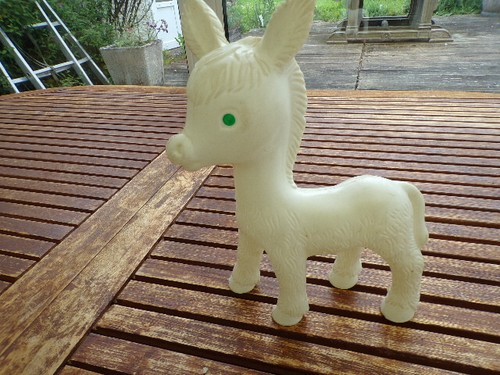 Biche plastique blanc yeux - biche, en