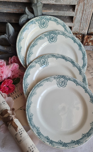 Anciennes assiettes plates - 4,